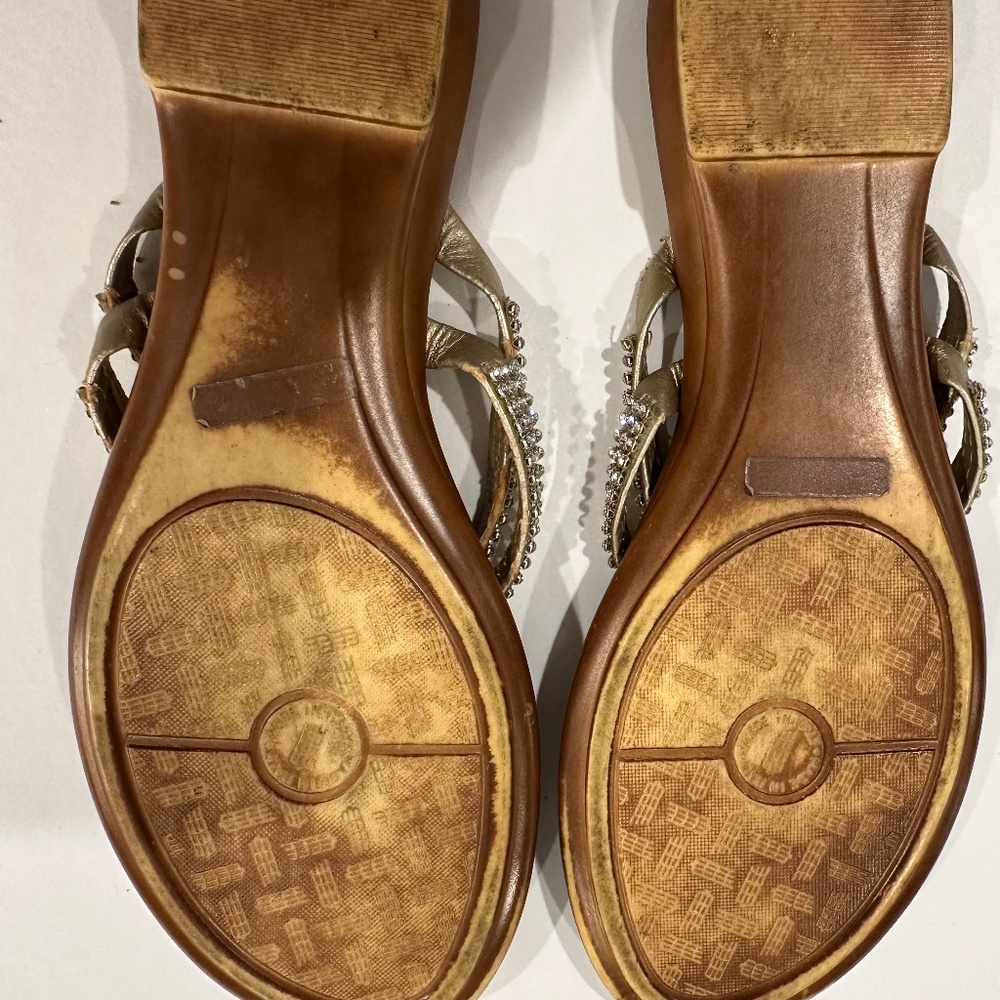 Toscanella brown gold tone rhinestone thong sandal - Size 8. - Picture 5 of 8